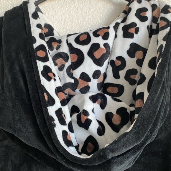 Buc-ee’s Zip Up Hoodie Jacket - Black & Leopard - Size Small Bucee - Picture 7 of 8